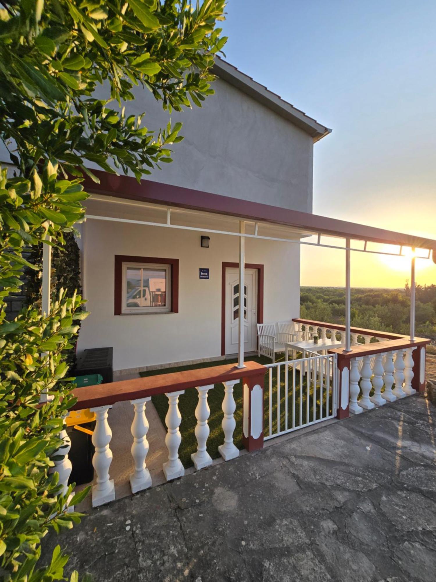 Apartments Roko Pridraga Экстерьер фото